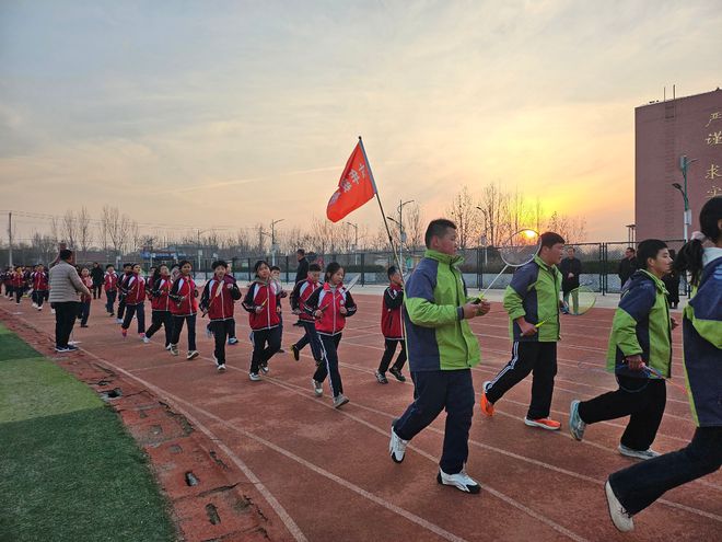享——洋湖乡中学阳光大课间观摩活动球友会体育“绳”彩飞扬“羽”乐共(图4)