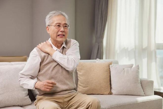 关节“闹脾气”炎炎夏日当心