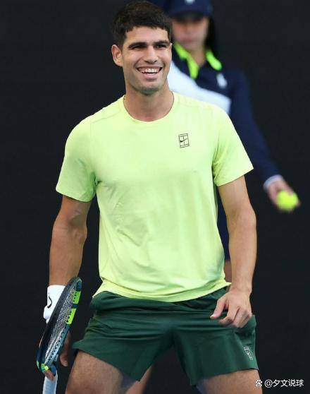 装置引发澳网世界第一当场拆掉阿尔卡拉斯赛场被抓包！戴停用(图4)