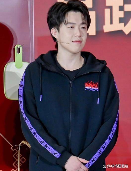 的一幕发生央视锐评一针见血网友吵翻了！王楚钦参加联谊会不到24小时令人痛心(图12)